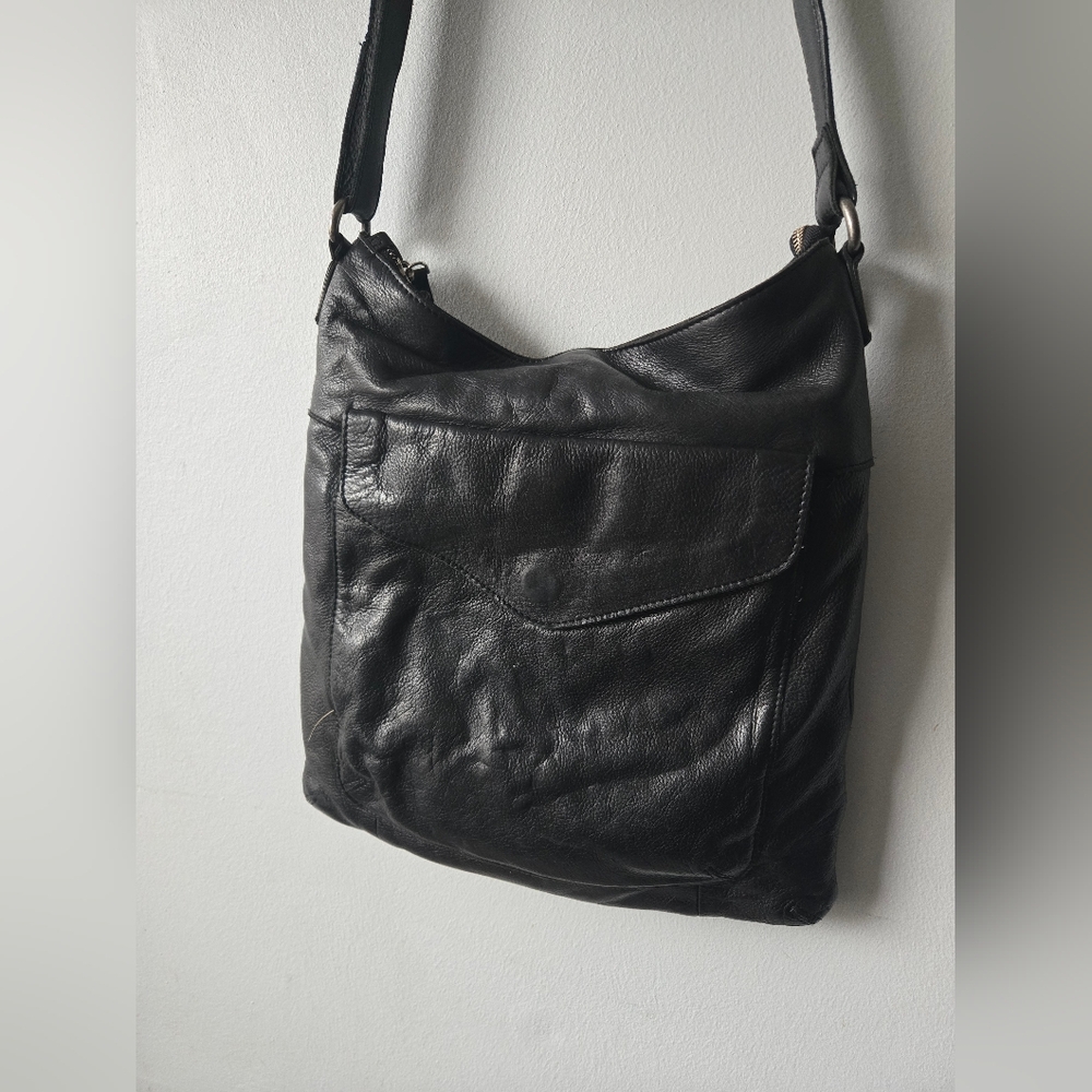 Latico Crossbody Leather Bag Black - Picture 5 of 8